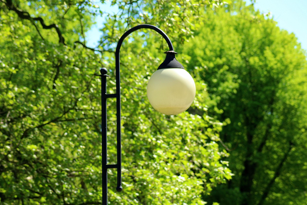How Do You Choose Between Retrofit and Complete Lighting System Replacement?