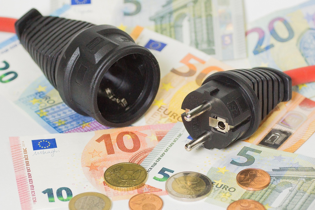 How Can You Reduce Energy Expenses by 70% Through Intelligent Lighting Design?