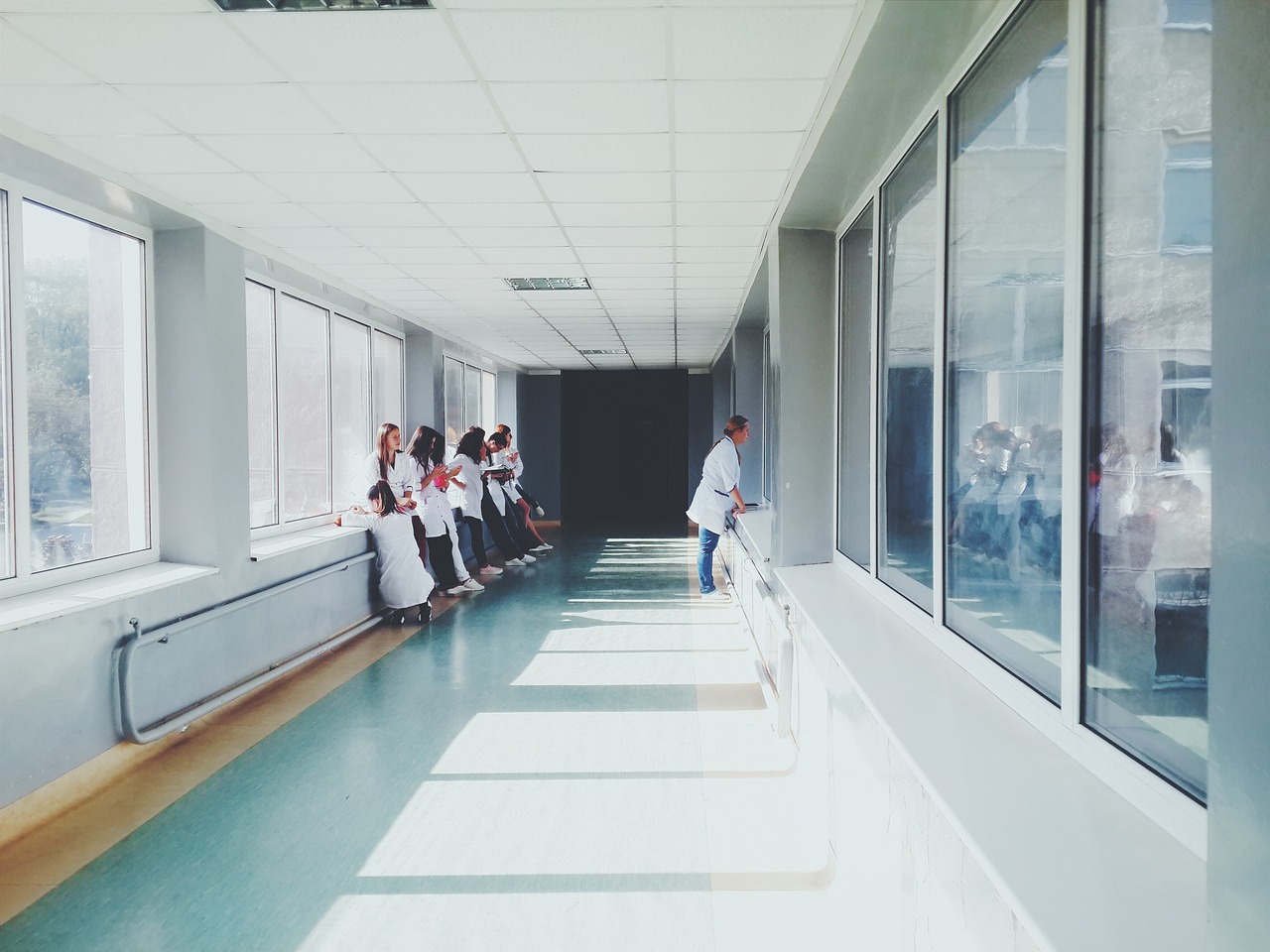 discover advanced healthcare lighting solutions designed to improve patient care, enhance safety, and create a comfortable environment in medical facilities.